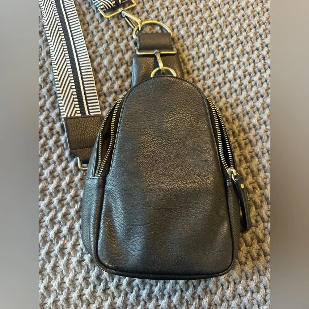 Urban Originals Black Crossbody Sling Bag with Patterned Strap - Picture 8 of 10